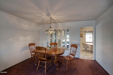 10016 W Oakmont dining 1