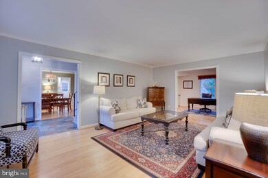 9008 Levelle Dr, Chevy Chase, MD 20815 - photo 4