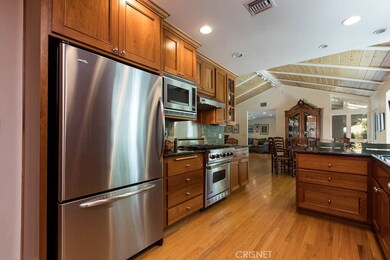 21444 Arcos Dr, Woodland Hills, CA 91364 - photo 3