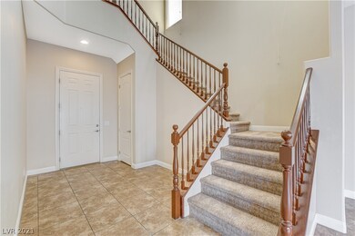 Beautiful Entrance with high ceiling and Colonial