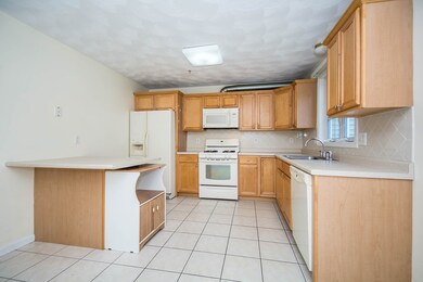 933 Varnum Ave unit 2, Lowell, MA 01854 - photo 7