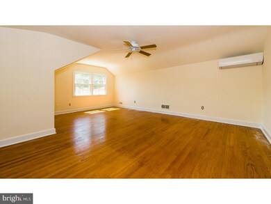 219 Spruce Tree Rd, Wayne, PA 19087 - photo 3