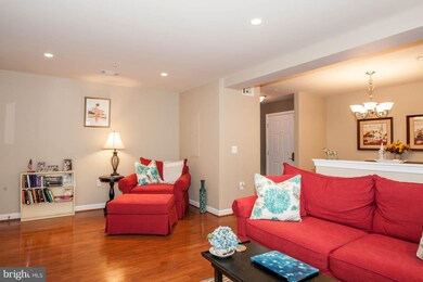 4151 S Four Mile Run Dr unit 201, Arlington, VA 22204 - photo 2