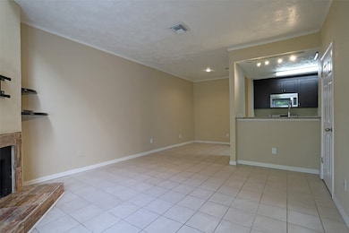 2125 Augusta Dr unit 10, Houston, TX 77057 - photo 6