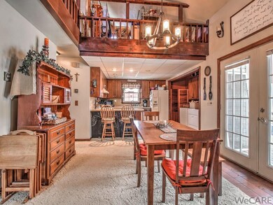 702 N Blackhoof St, Wapakoneta, OH 45895 - photo 6