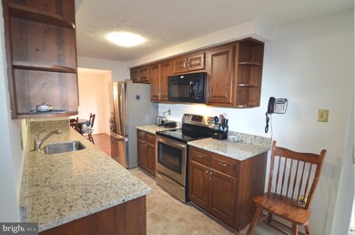 2935 Harvest Glen Ct, Herndon, VA 20171 - photo 3