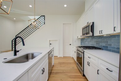 5706 Balbo St unit C, Houston, TX 77091 - photo 4