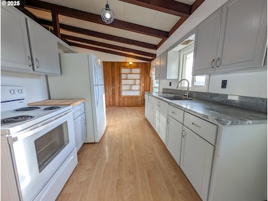 1106 F Ave, La Grande, OR 97850 - photo 5