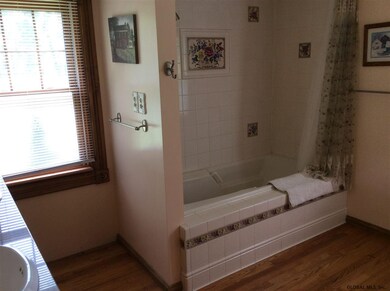 19 Continental Rd, Schenectady, NY 12306 - photo 6