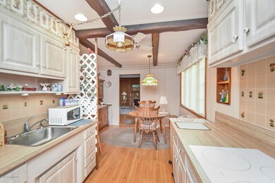 1582 Rudolph Dr, Bethlehem, PA 18018 - photo 7