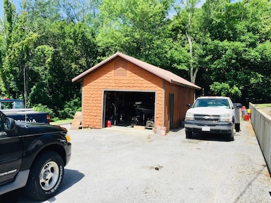 428 S Ramsey St, Manchester, TN 37355 - photo 3