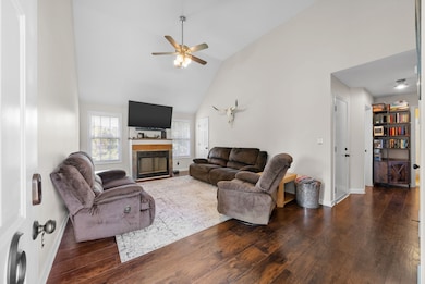 986 Trey Phillips Dr, Clarksville, TN 37042 - photo 3