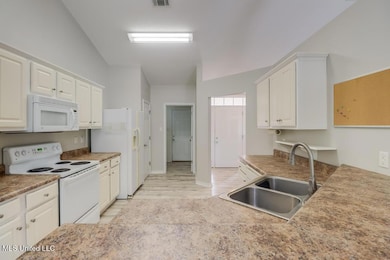 14886 E Shadow Creek Dr, Biloxi, MS 39532 - photo 6