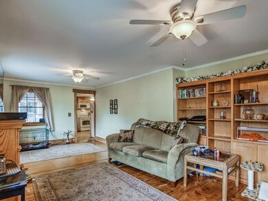 Over sized living room that could be...