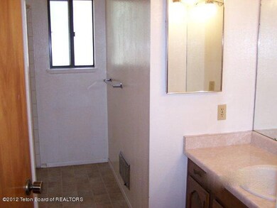 888 clark bath