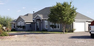 Side/front view with garage