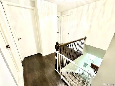 4205 Hardwoods Dr, West Bloomfield, MI 48323 - photo 7