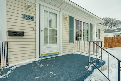 1308N12thSt_00047