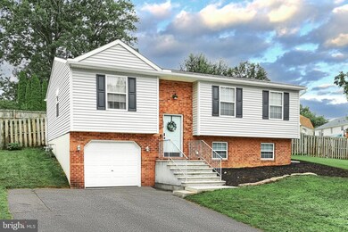 470 Crossing Way, Manchester, PA 17345 - photo 3