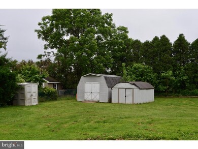 2213 Carol Ln, Norristown, PA 19401 - photo 5