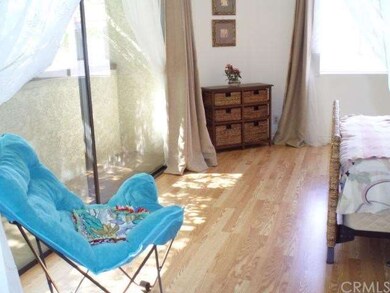  Large Master Bedroom