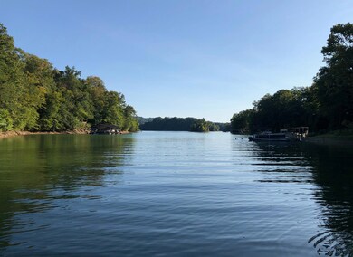 121 Cove Pt, Lakefront, Norris Lake