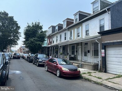 1142 Locust St, Reading, PA 19604 - photo 2