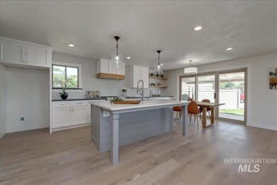 612 W Carnelian Ln, Eagle, ID 83616 - photo 2