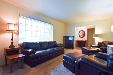 211 211 Alpine Dr, Tyler, TX 75701 - photo 4