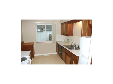 Neat and clean kitchen