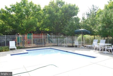 4405 Silverbrook Ln unit 303, Owings Mills, MD 21117 - photo 4