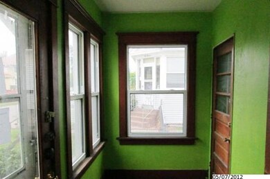 215 S Pine St, Davenport, IA 52802 - photo 2