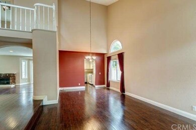 Again from Living Room, love the Vaulted Ceilings