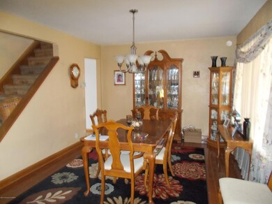 109 N Goodwin Ave, Kingston, PA 18704 - photo 3