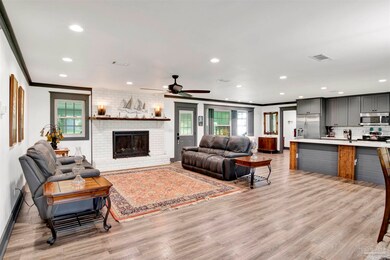 4634 Deerfield Dr, Pensacola, FL 32526 - photo 4