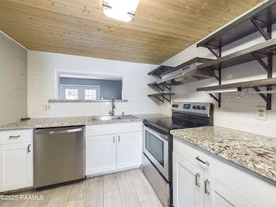 4 - Kitchen