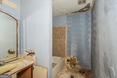 6268 Creekford Ln, Lithonia, GA 30058 - photo 4