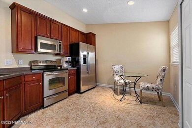 8561 Little Swift Cir, Jacksonville, FL 32256 - photo 4