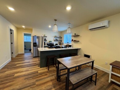 Dining/Kitchen