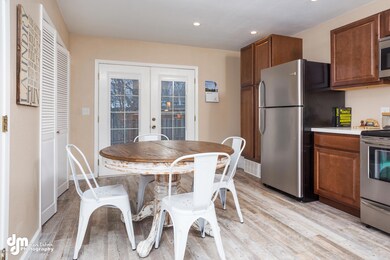 Kitchen_Dining Area 7717-FULL