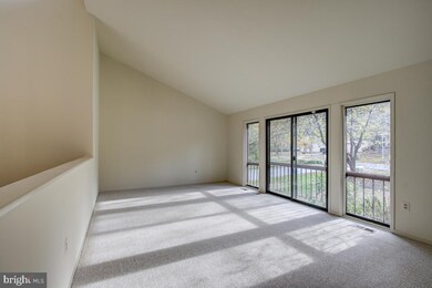 2516 Oakenshield Dr, Potomac, MD 20854 - photo 5