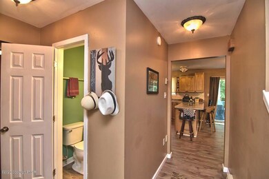 2146 Hill Rd, Effort, PA 18330 - photo 4