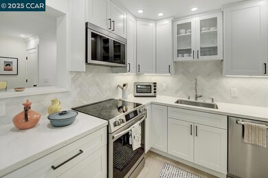 3474 Tice Creek Dr unit 8, Walnut Creek, CA 94595 - photo 6