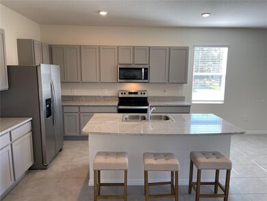 9011 Milestone Dr, Sarasota, FL 34238 - photo 4