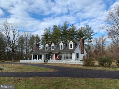 738 Bergeys Mill Rd, Schwenksville, PA 19473 - photo 2