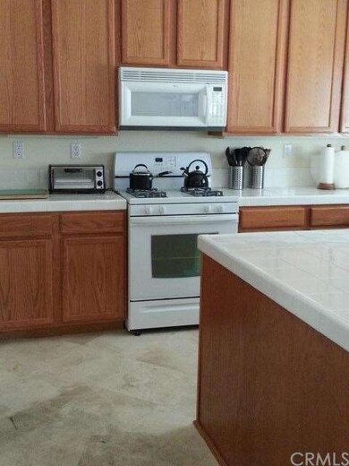 Microwave and Freestanding Stove