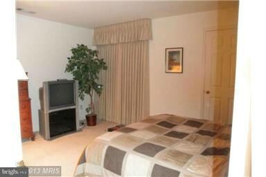 5700 Chapman Mill Dr, Rockville, MD 20852 - photo 6