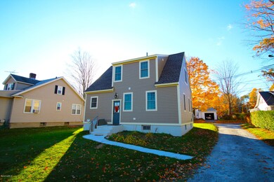 72 Essex St, Pittsfield, MA 01201 - photo 2