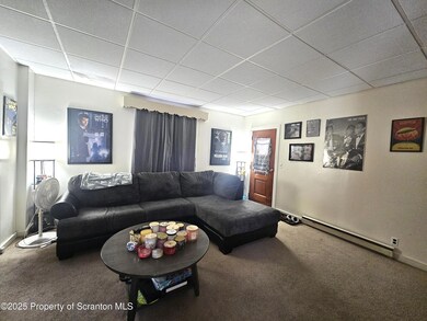 1st Fl - Living Room