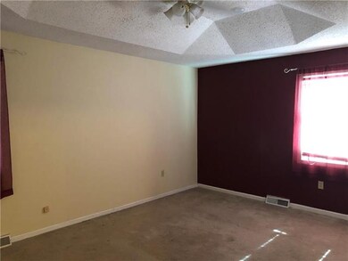 10207 W 49th Place, Shawnee, KS 66203 - photo 4